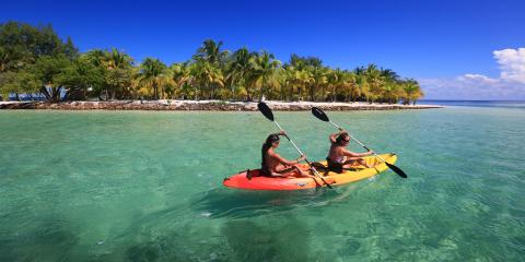 Women kayaking in Belize